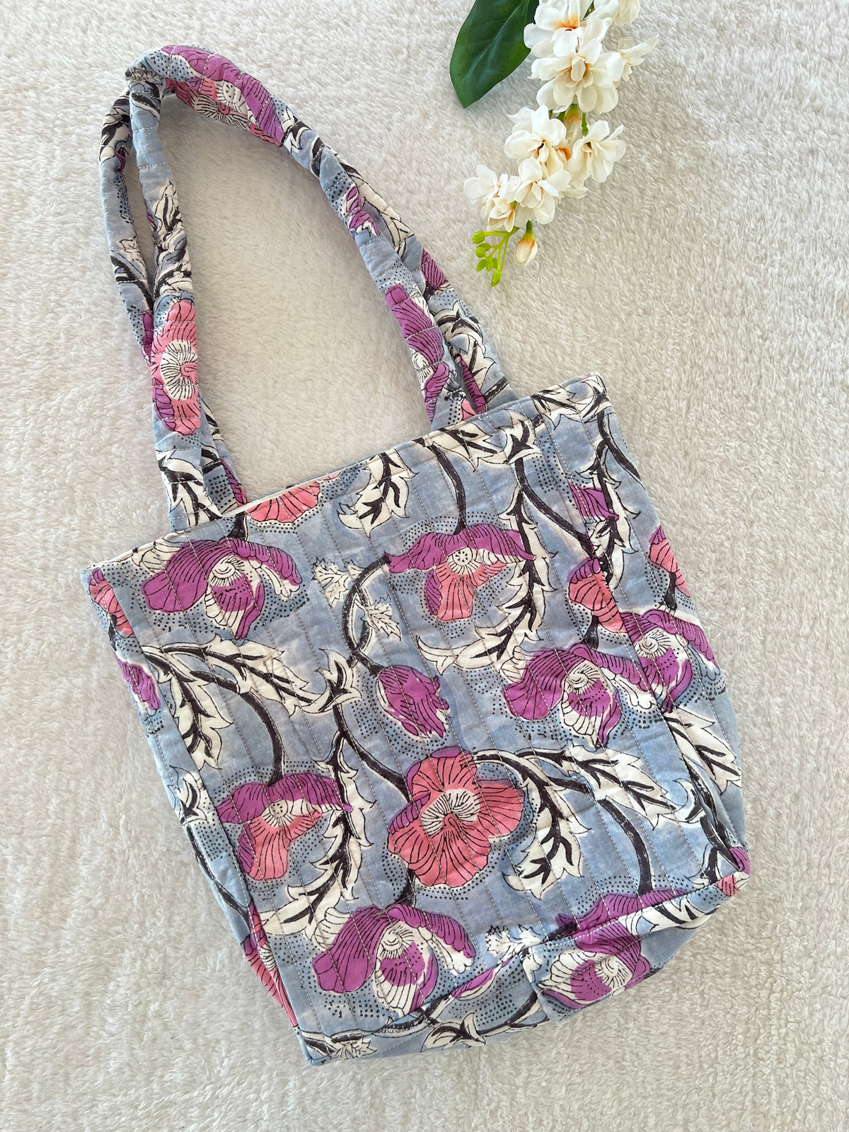 Lavender Hand blocked Bag